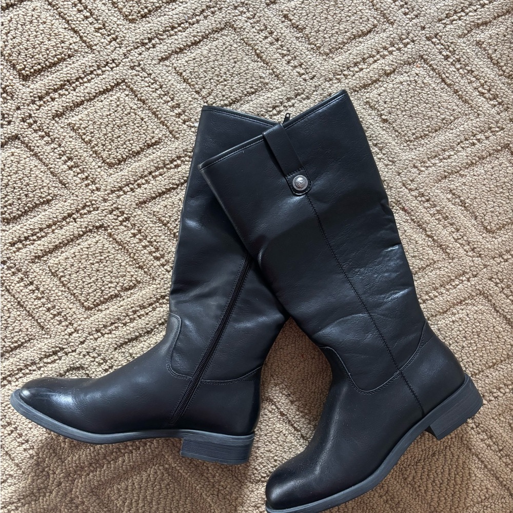 FRYE AND CO. Black Leather Riding Boots